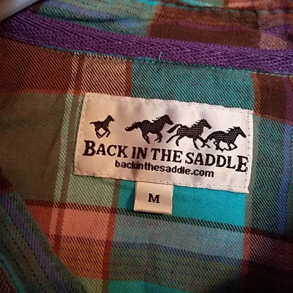 Cute spring colored pearl snapped blouse! - Picture 2 of 3